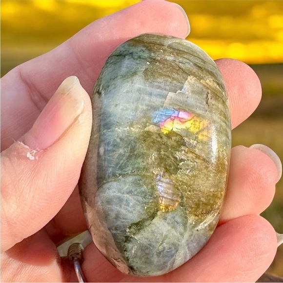 Large Natural Labradorite Worry Stone - Picture 2 of 13